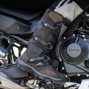 • รองเท้า/BOOTS